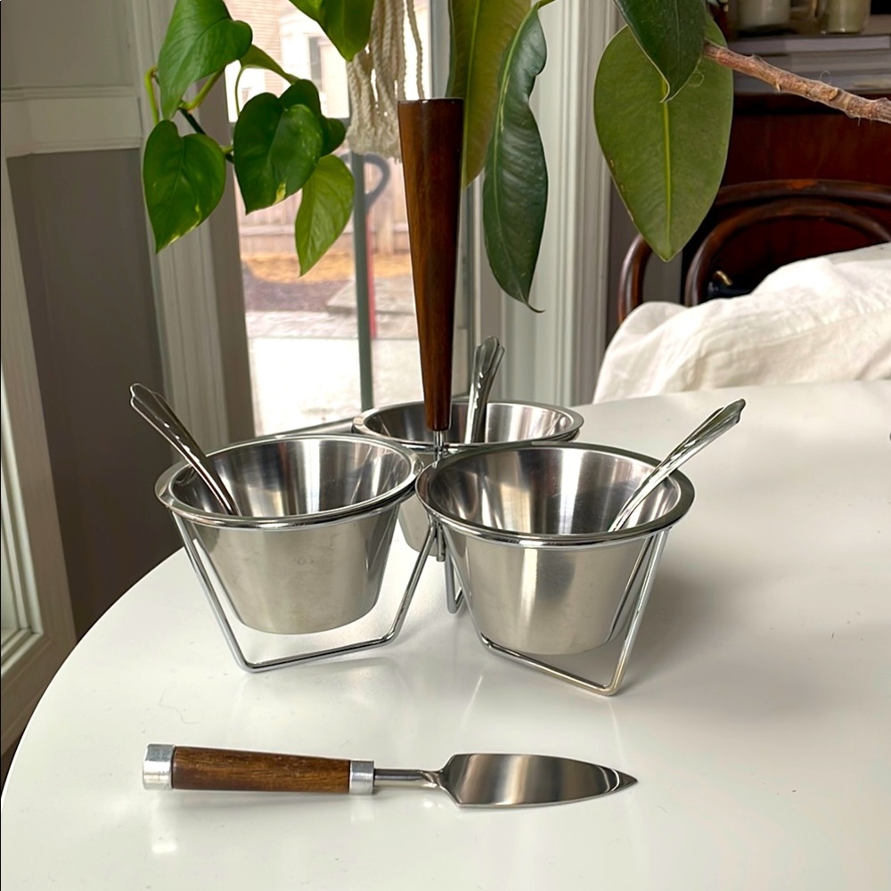 Midcentury/MCM salad dressing/condiment caddy